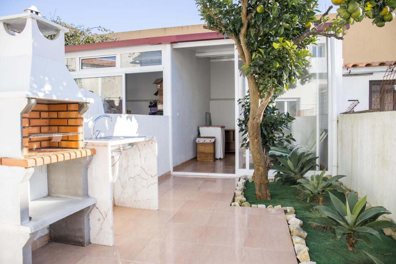 2 Bedroom House And Garden Lounge Синтра Экстерьер фото